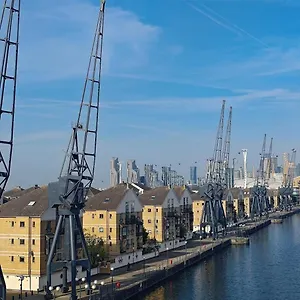 https://apt-excel-riverview-luxury-sleep-6-free-parking-playstation-4.cambridgehotelsuk.com