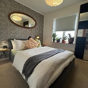 https://private-room-in-a-stylish-flat.cambridgehotelsuk.com