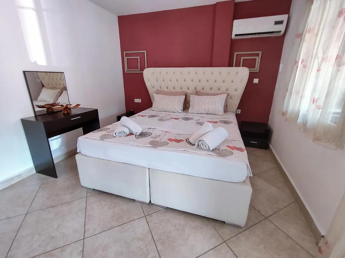 نيوس مارماراس Marias Home شقة