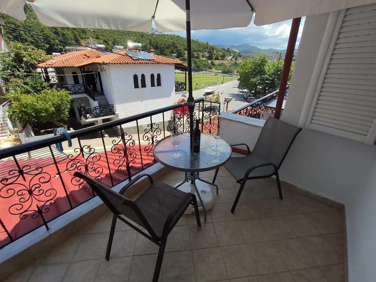 نيوس مارماراس Marias Home 0*, نيوس مارماراس اليونان