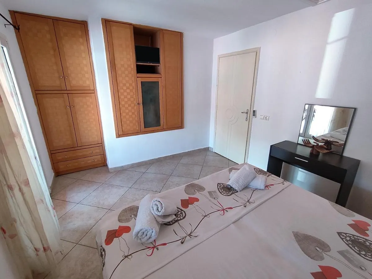 نيوس مارماراس Marias Home شقة