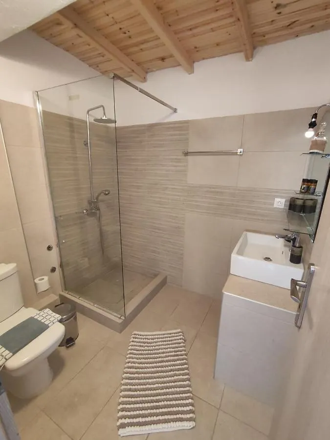 نيوس مارماراس Marias Home شقة